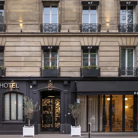 Hotel First Tour Eiffel Parigi