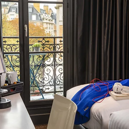 Hotel First Tour Eiffel Parigi