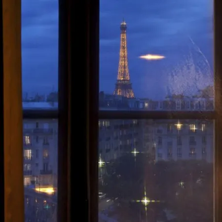 First Tour Eiffel Hotel Parigi
