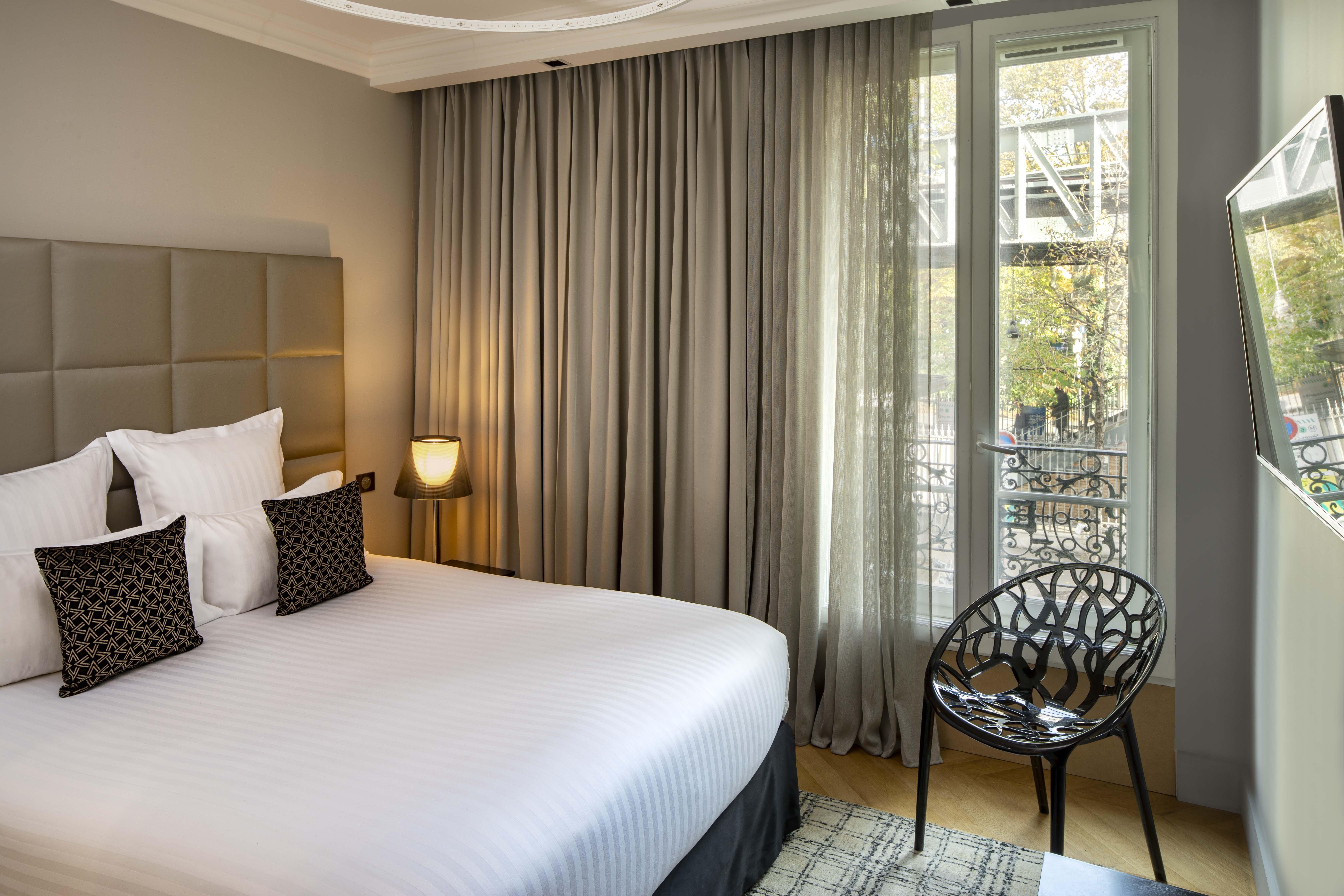 Hotel First Tour Eiffel Parigi