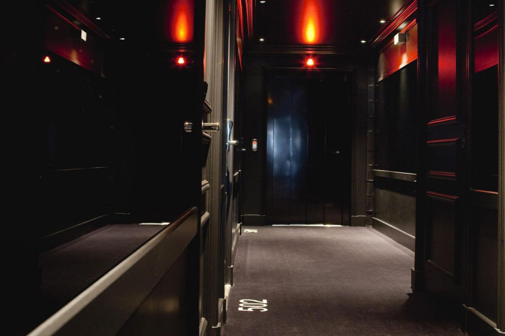 Hotel First Tour Eiffel 4*