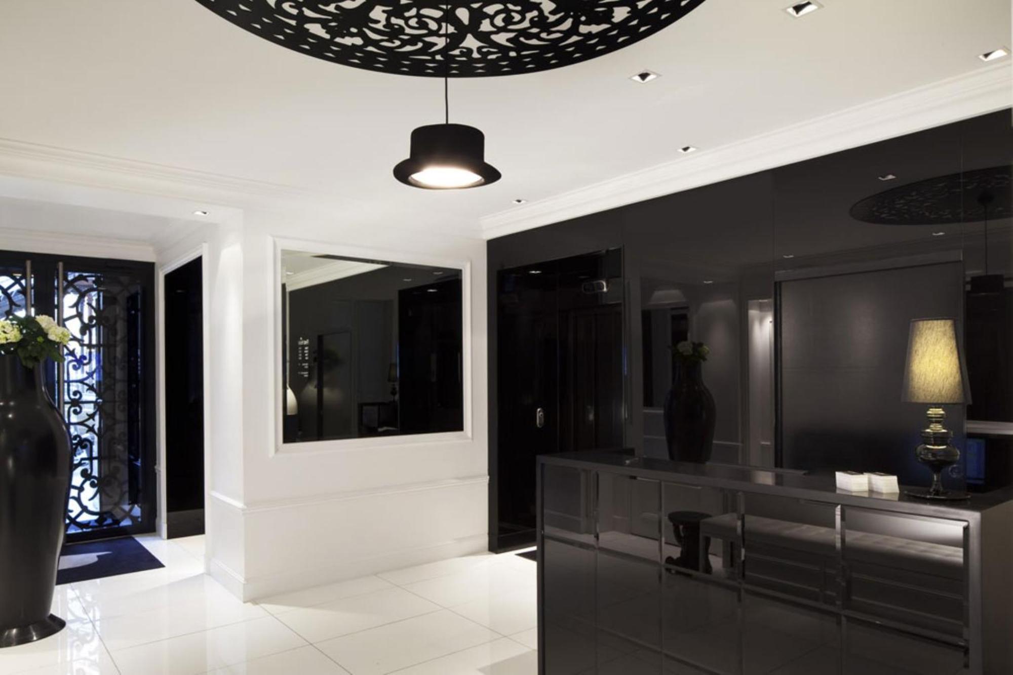 Hotel First Tour Eiffel Paris