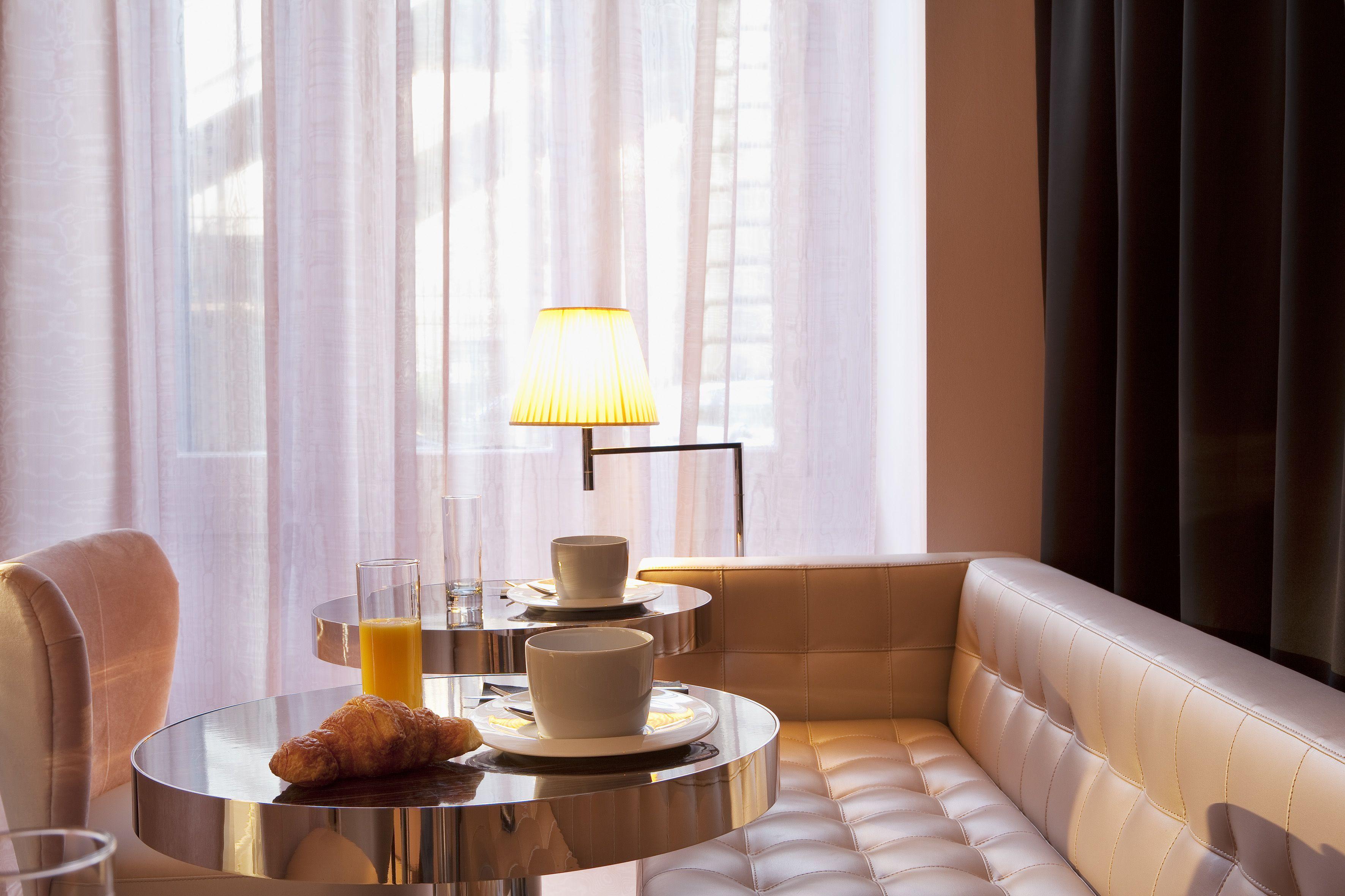 First Tour Eiffel Hotel 4*