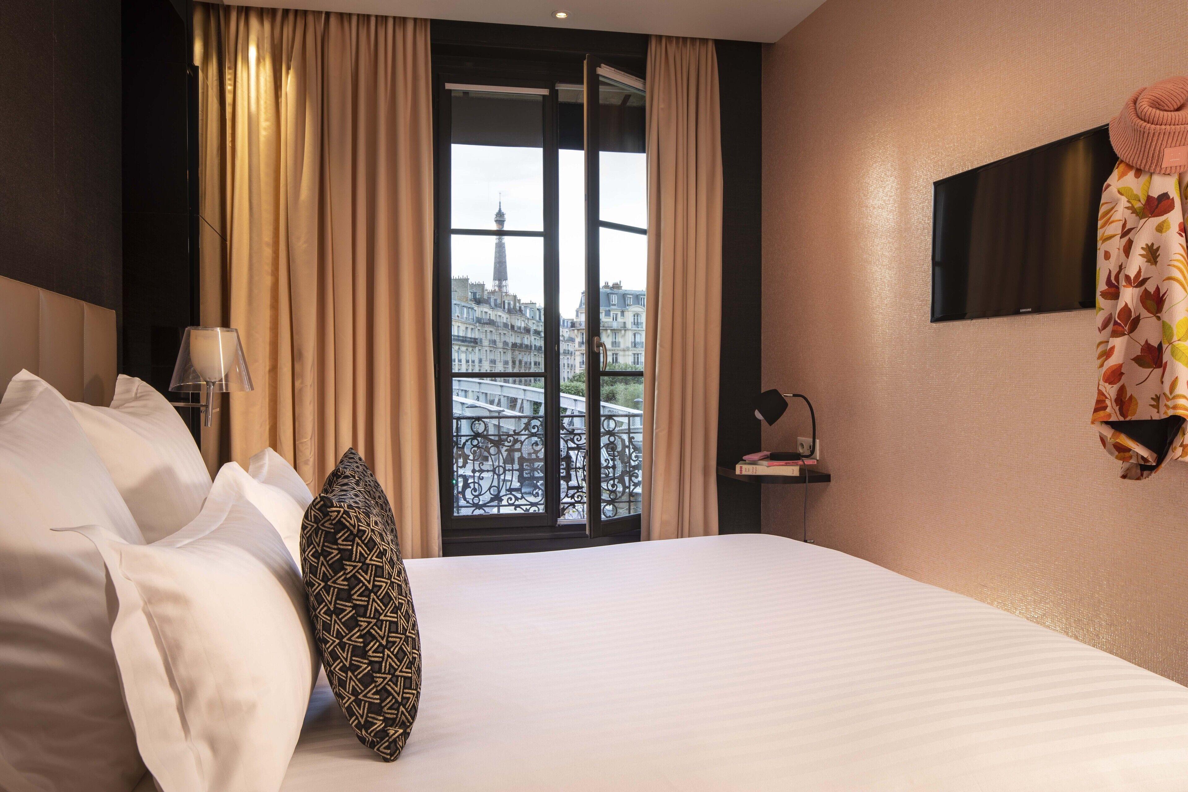 First Tour Eiffel 4* Paris