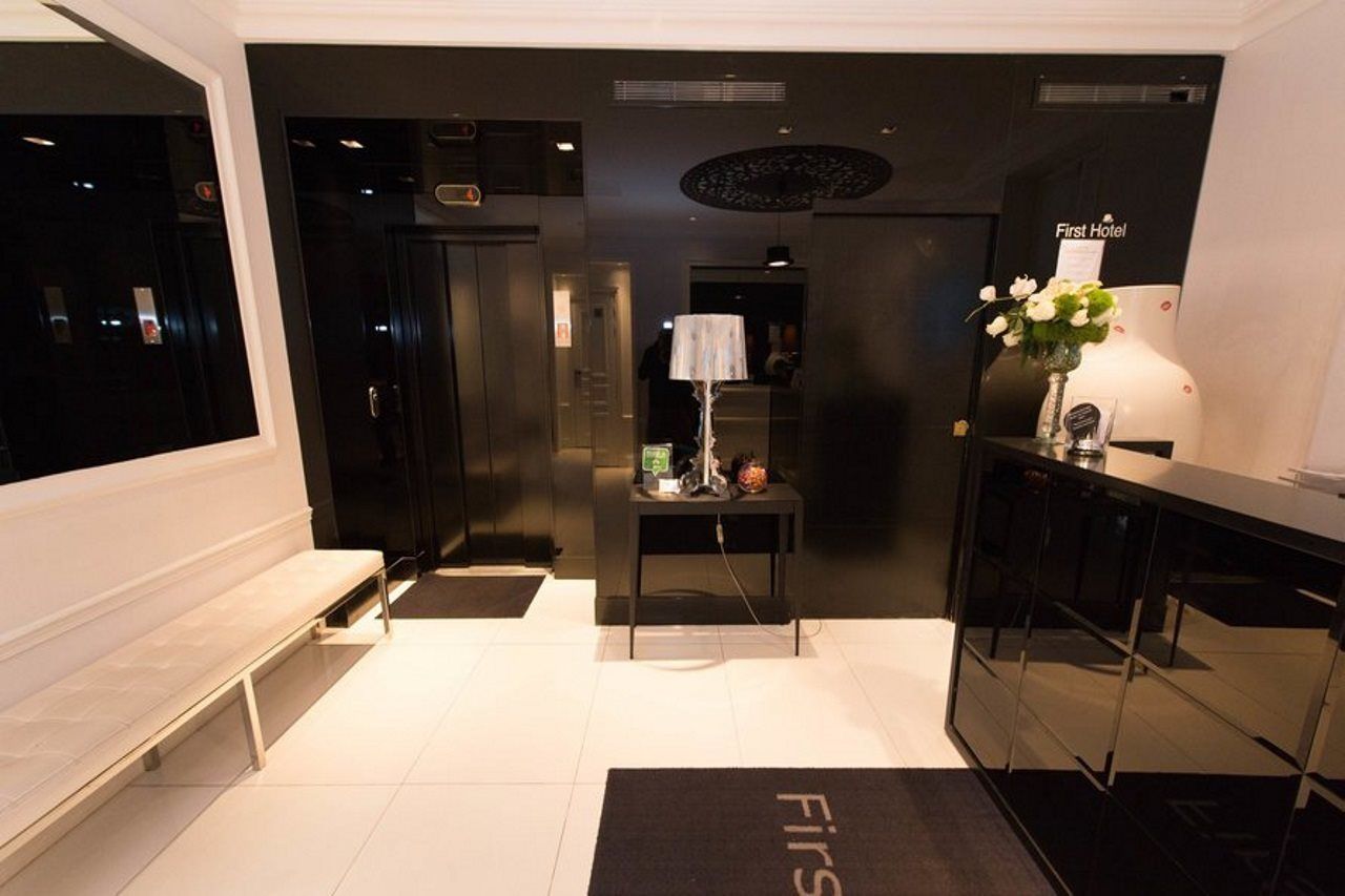 First Tour Eiffel Hotel